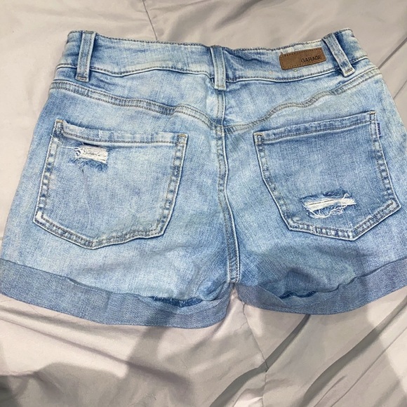 Mini ripped Jean shorts - Picture 2 of 2
